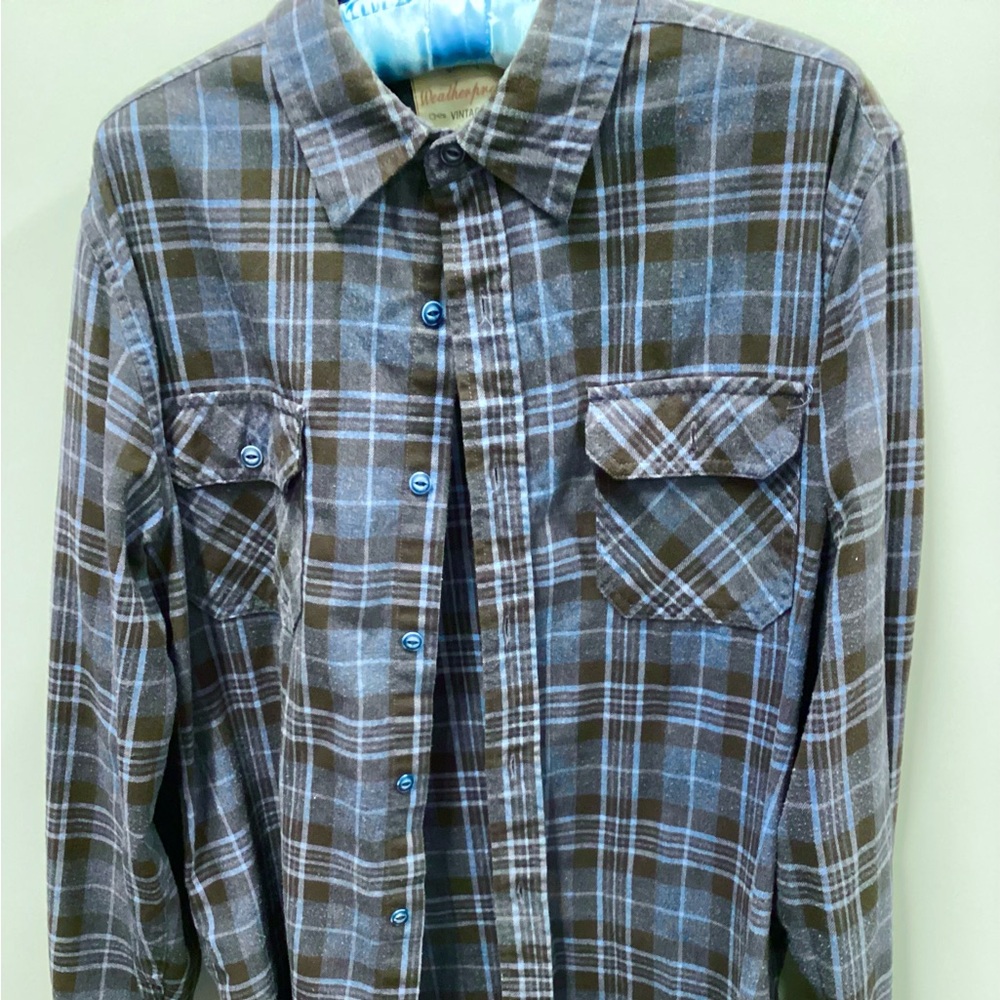 Weatherproof vintage men’s blue/black plaid flannel shirt